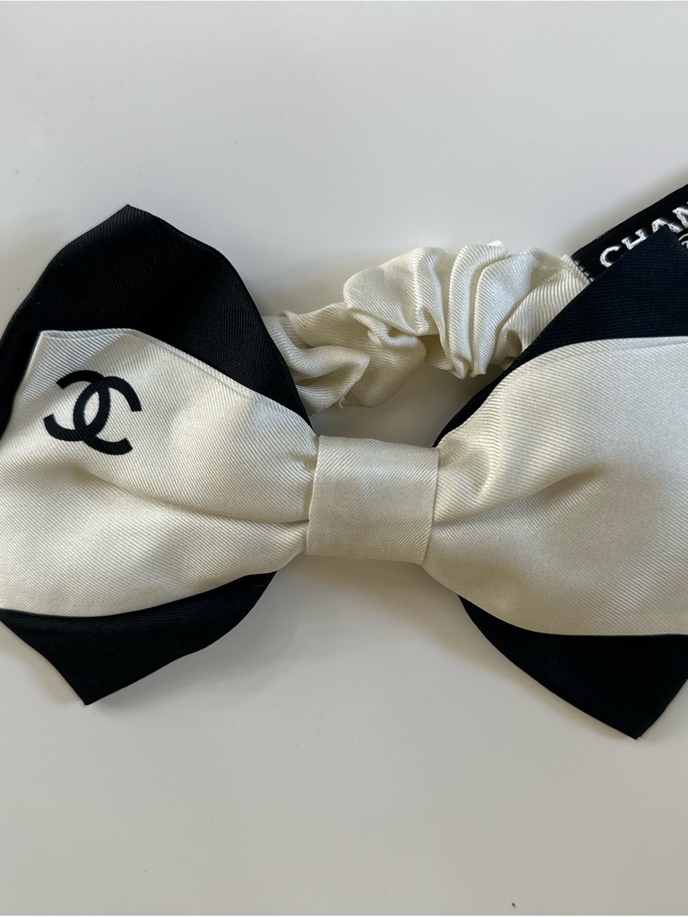 CHANEL Black & Ivory Two-Tone Bow Scrunchie - Picture 16 of 16